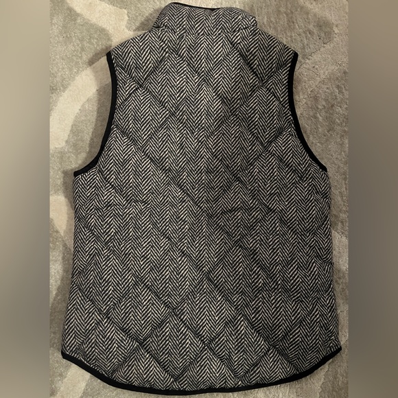 GUC J. Crew Factory Excursion Puffy Sweater Vest in Herringbone Size XS - Picture 4 of 4